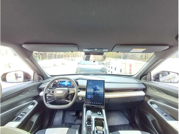 Car image 17