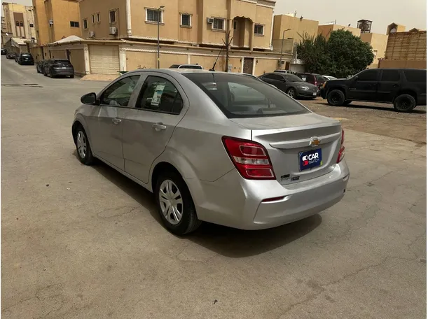 Car image 7
