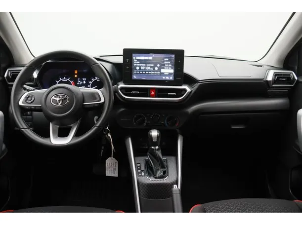 Car image 14