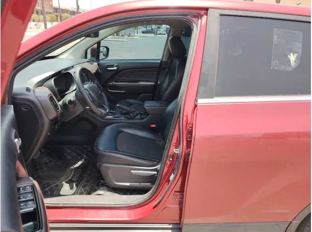 Car image 12