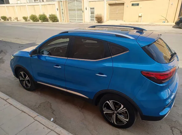 Car image 8