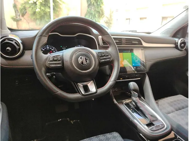 Car image 28