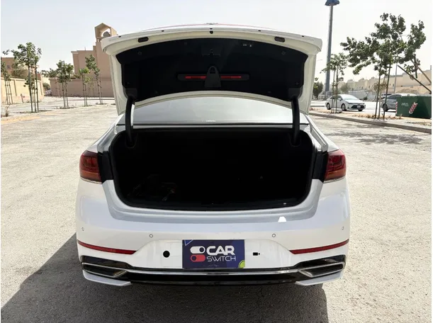 Car image 24