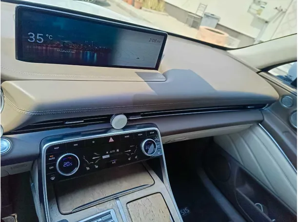 Car image 34