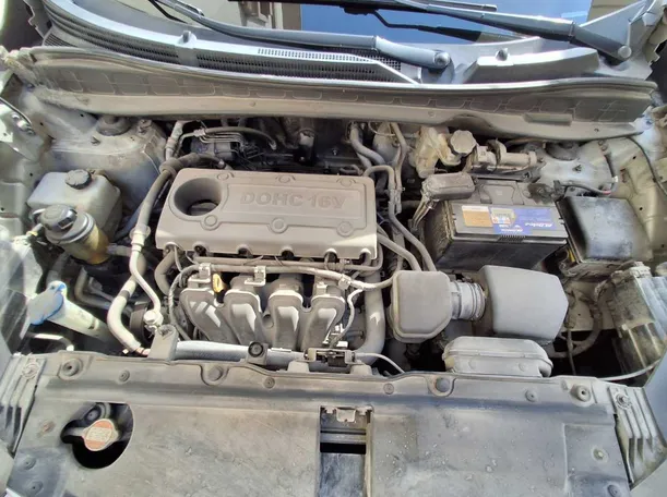 Car image 19