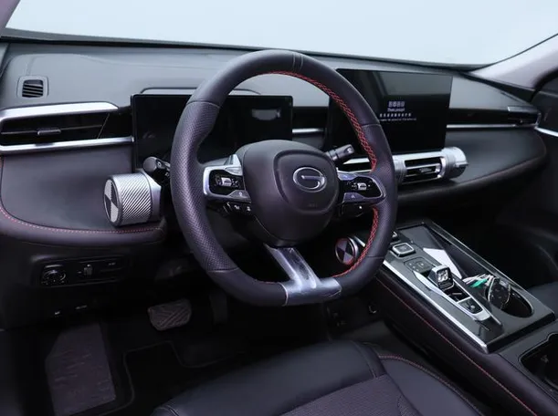 Car image 4