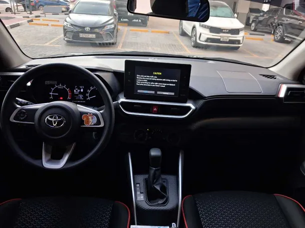 Car image 15