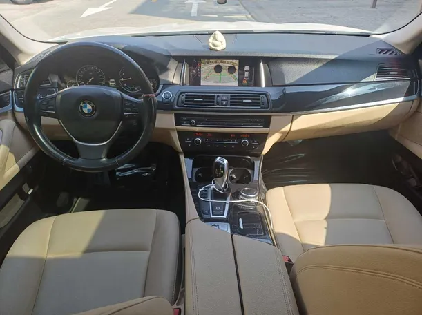 Car image 16