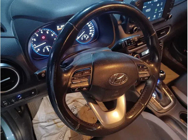 Car image 19