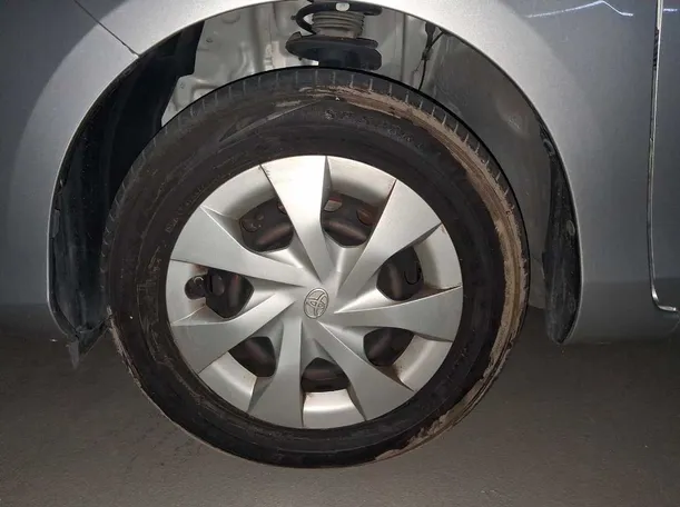 Car image 9