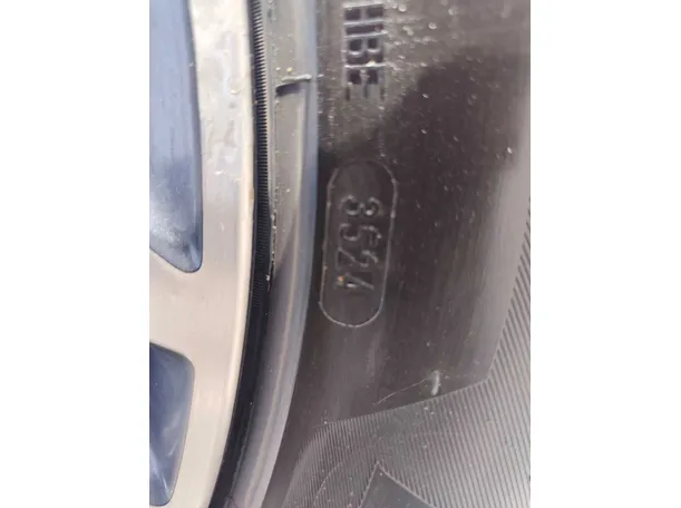 Car image 30