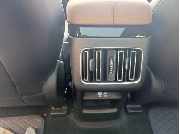 Car image 33