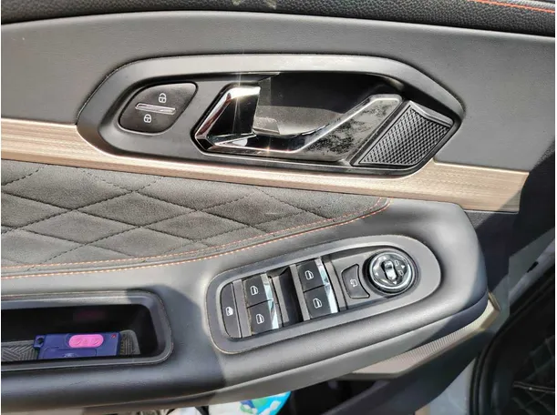 Car image 42