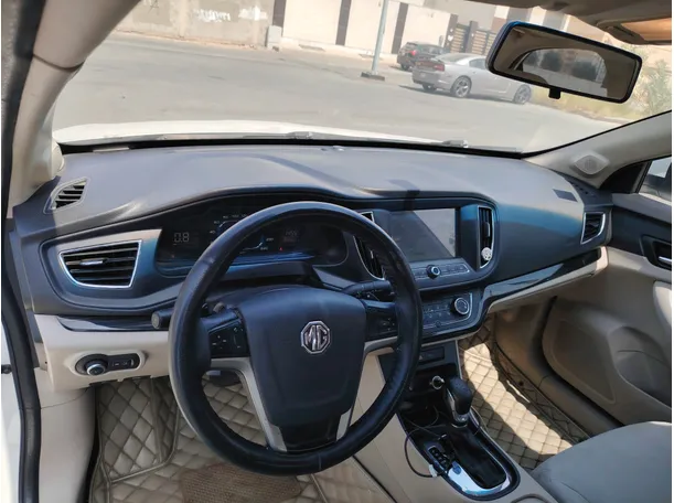 Car image 13