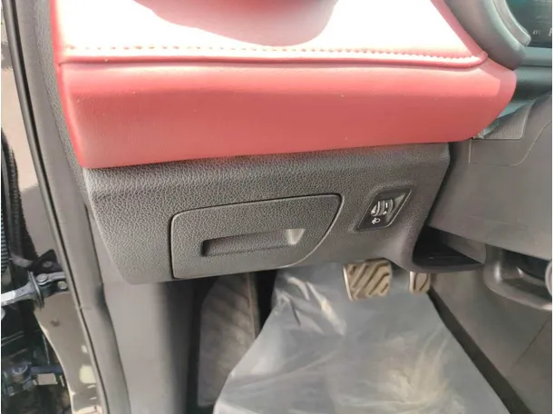 Car image 38