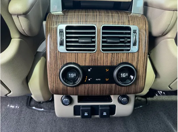 Car image 29