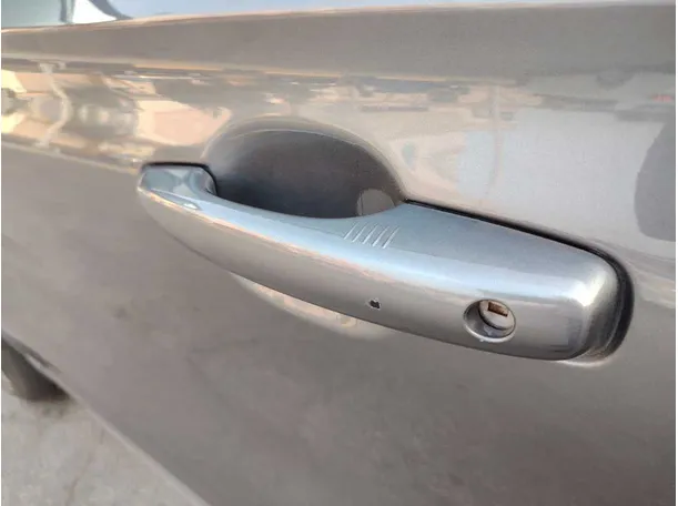 Car image 34