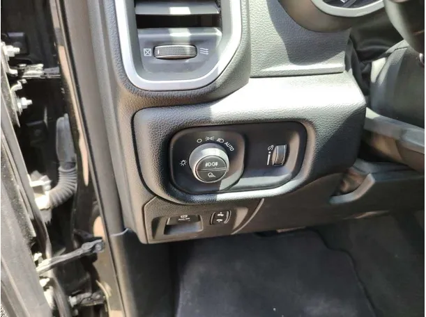 Car image 36