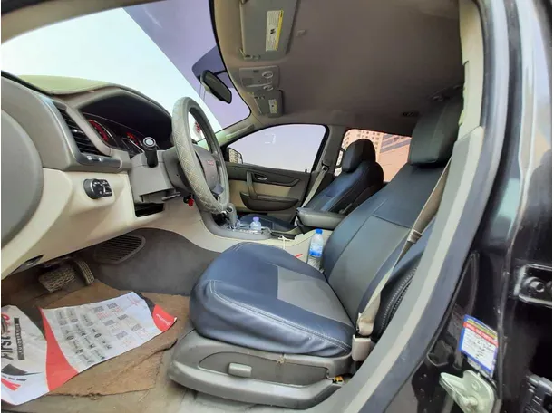 Car image 12