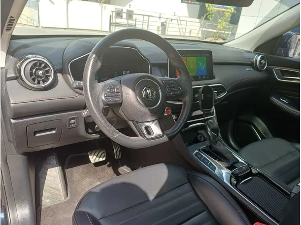 Car image 11