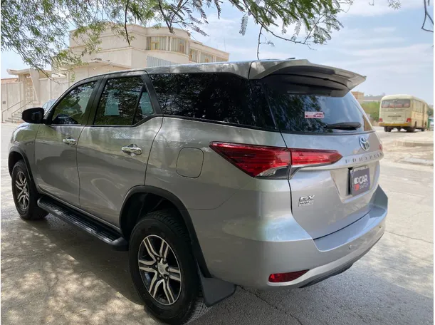 Car image 7