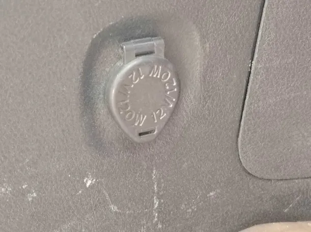 Car image 26