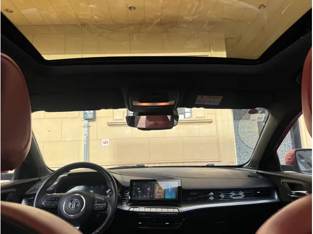Car image 14