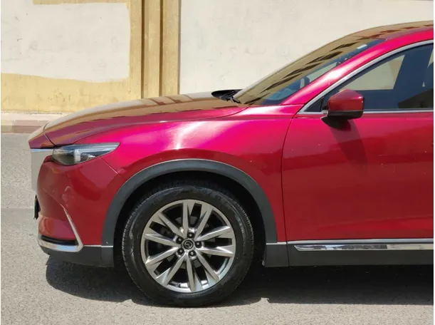 Car image 9
