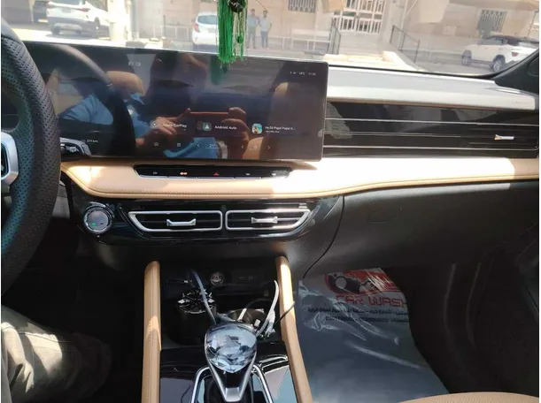 Car image 23