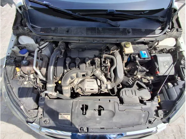 Car image 20
