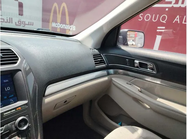 Car image 38