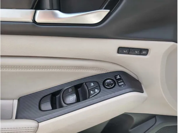 Car image 37