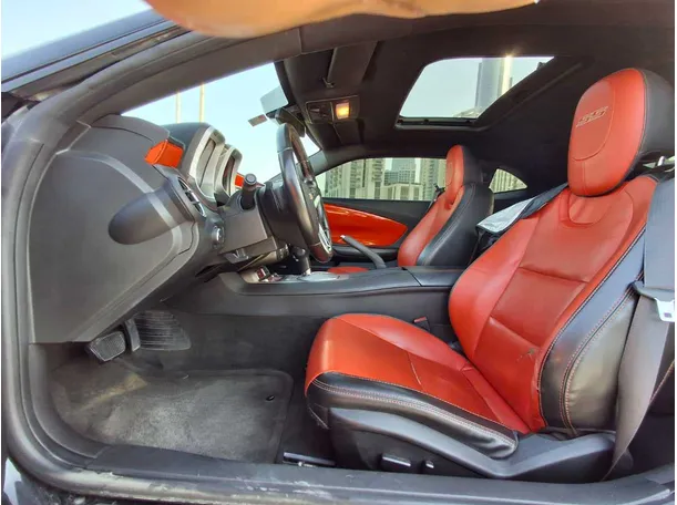 Car image 12