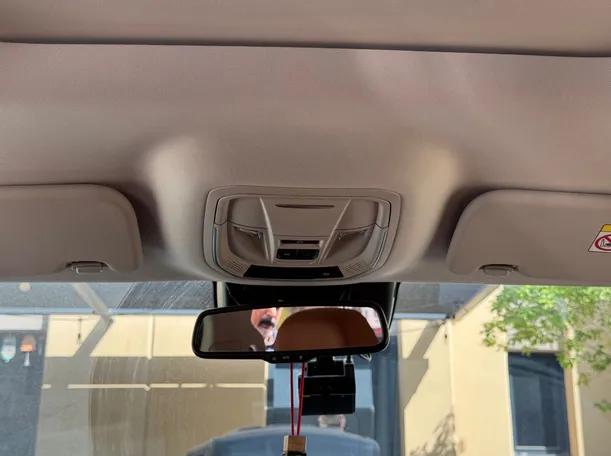Car image 24