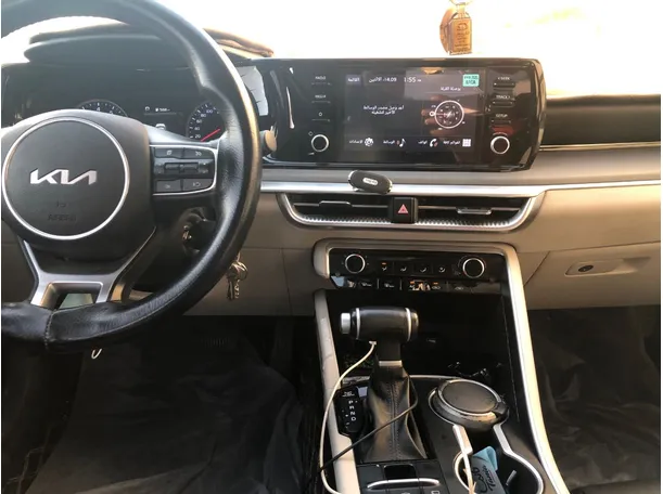 Car image 16