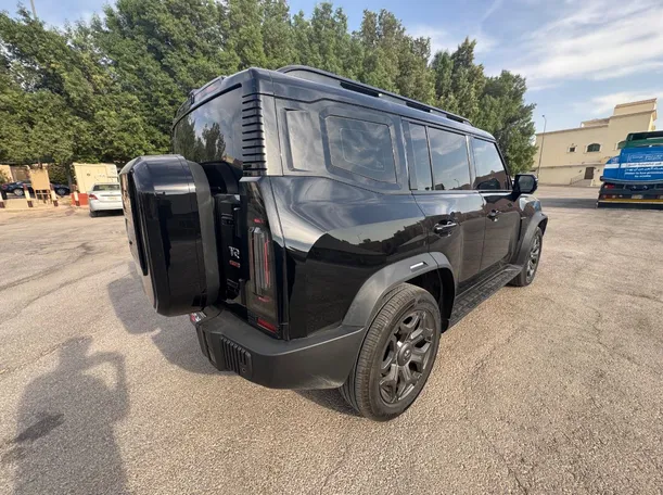 Car image 4