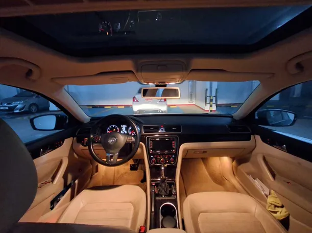 Car image 18