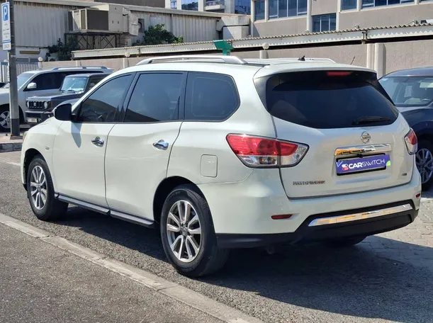 Car image 7