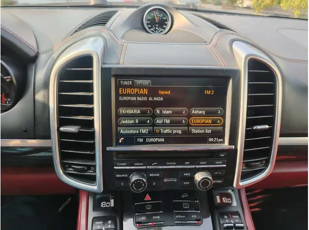 Car image 30