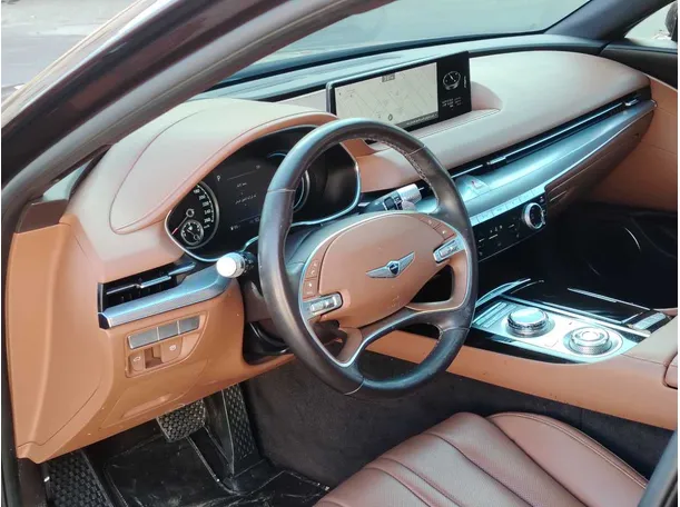 Car image 13