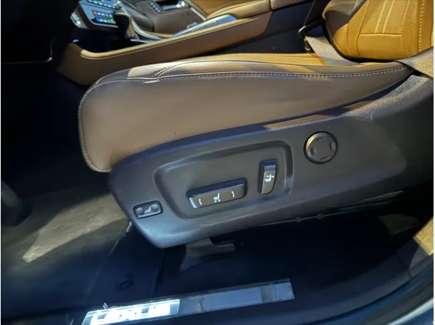 Car image 28