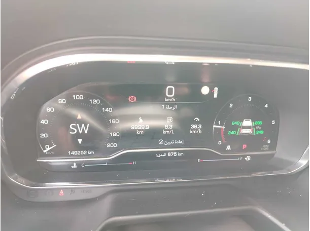 Car image 25