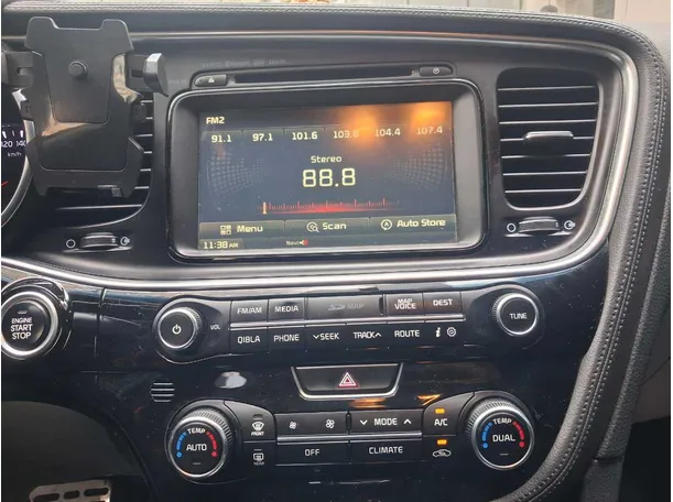 Car image 16