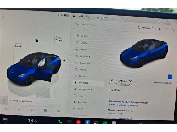 Car image 17