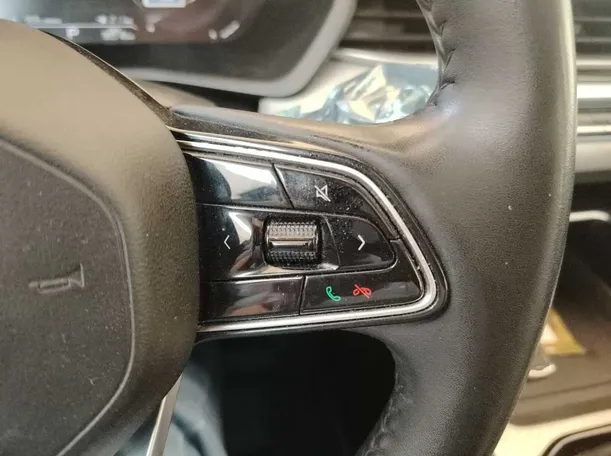 Car image 34