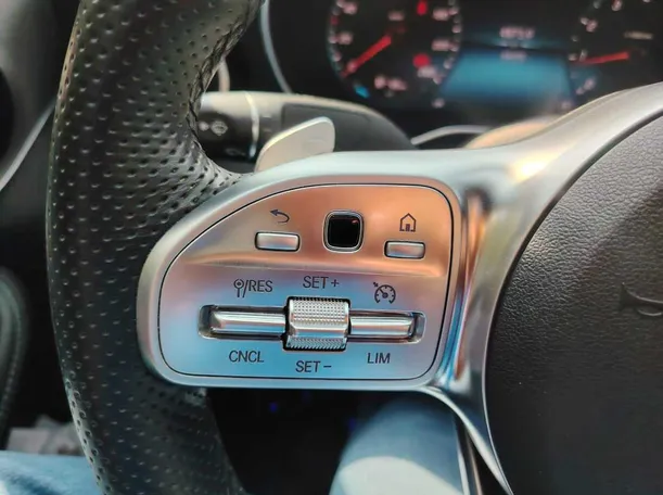 Car image 33