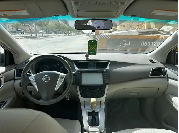 Car image 17