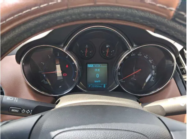Car image 18
