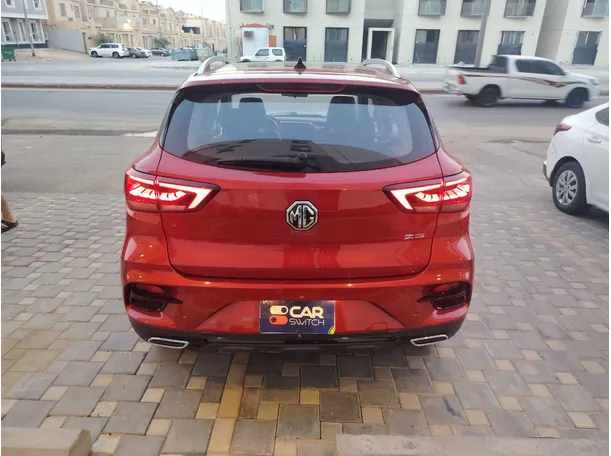 Car image 5