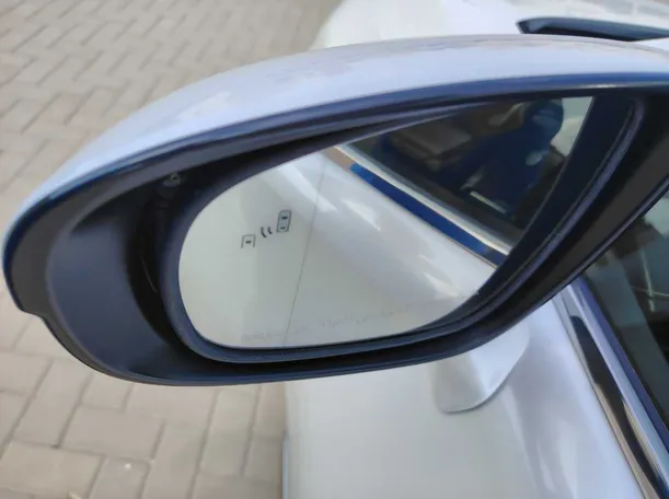 Car image 34